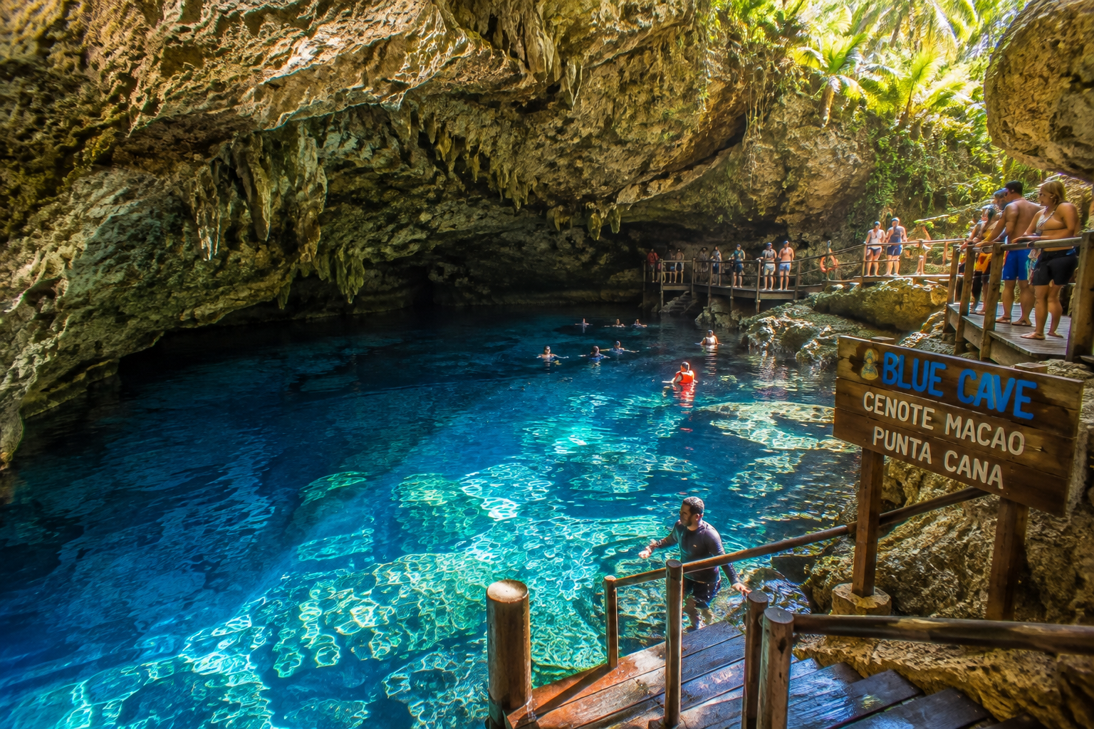Mundo Taíno by Jhoraji: Blue Cave, Macao Beach & Dominican Culture